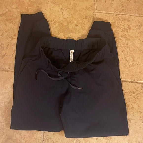 Lululemon joggers - Picture 2 of 3